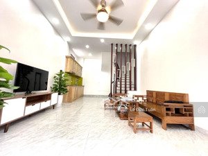 thịnh quang - đống đa lô góc nhà mới 40m x 5 tầng, ngõ trước nhà 3m, 20m ra oto, nông gần phố