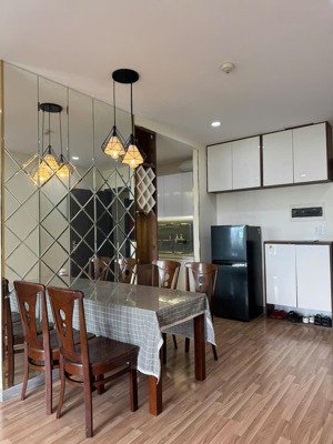 cần cho thuê gấp căn hộ diamond riverside quận 8 .lh 