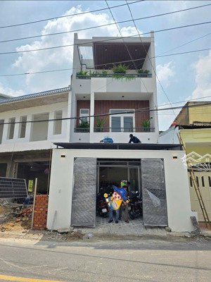 bán nhà mt đường vào chợ xóm nghèo, kinh doanh, p.dĩ an, tp.dĩ an