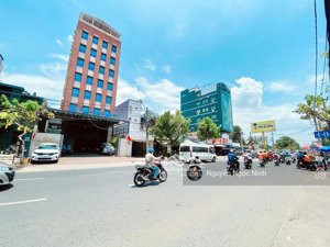 cần bán nhà hẻm xe tải ql13 gần bến xe miền đông, nhà đúc 3 tầng kiên cố 3pn 3wc giá chưa tới 10t