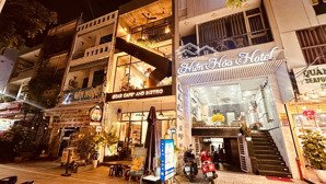 bán nhà 3 tầng: hai mặt tiền hồ nghinh. đang cho thuê 50 triệu/ tháng. giá 35 tỷ. ngay tttc