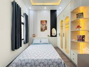 cần bán gấp nhà đường 6m lê văn hưu - q1. giá 5tỷ630. đang cho thuê 35tr. gần bưu điện sài gòn