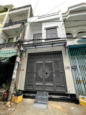 ( nhà đẹp) hẻm 5m đường lê thúc hoạch, tân phú. ( dt: 4x11.5m 2 tầng). giá: 5.75 tỷ