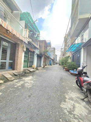 bán nhà khuông việt hẻm xe hơi khuông việt phú trung tân phú. lh điệp 