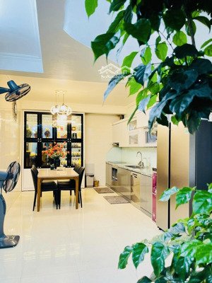 nhỉnh 20 tỷ 60m2 5 tầng nhà mặt phố cạnh hồ tây kinh doanh sầm uốt 2 thoáng trước sau, thiện trí