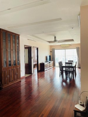 chính chủ bán căn góc hoa hậu 110m2 , 3 ngủ, hướng mát ở chung cư ecolife caption .