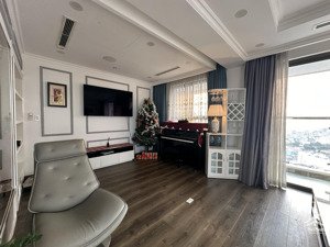 cho thuê căn hộ chung cư pn-techcons, quận phú nhuận, 136m2, 3pn, 18tr