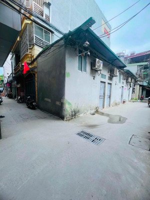 bán nhà dân xây kim chung, lô góc 2 thoáng, nhà đẹp ở cực sướng, 5 tầng, chỉ 5,1 tỷ lh0937635131