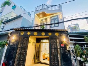 chủ đi nước ngoài cần bán gấp nhà huỳnh văn bánh phú nhuận giá 3ty.dt45m2(4,5mx10m) hẻm oto