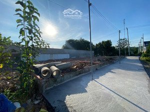 bán lô đất 56m2 ngang 5 hẽm 6m - sát góc ra đường chính 32m - 200m ra sông sài gòn - giá 2ty85