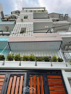 chính chủ. chdv 7 phòng.7 vệ sinh . hẻm xe hơi. đc 317 thống nhất p11. dt 4 x 18 giá 8.7 tỷ