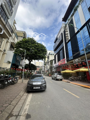 bán nhà phố hoàng cầu,ô tô đỗ cửa,cách 10m ra phố kinh doanh nhộn nhịp-2 thoáng-dt:48m 4 tầng-mt4m