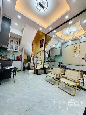 nhà nhỏ xinh xinh mặt phố đại la - sổ đỏ riêng dt 15m2, chỉ 5.x tỷ - chỉ việc ở