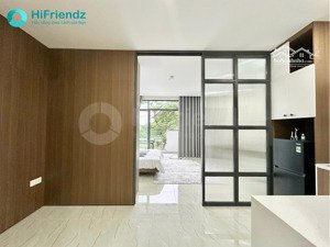 1 phòng ngủ + studio siu vip _nội thất xịn xò_tone màu sang trọng có ban công _máy giặt riêng