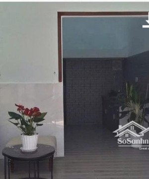 cần bán gấp nhà ,gần chợ , đường lớn phường tân đông hiệp dĩ an đt 50m, sổ hồng riêng giá 2,65tỷ..