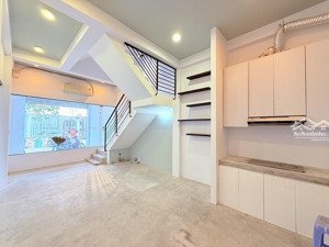 nhà đẹp- 3 tầng- 4pn- hxh dt 56m2 ngang 4,8m- ngay khu công nghệ cao đường man thiện. q9, nhỉ