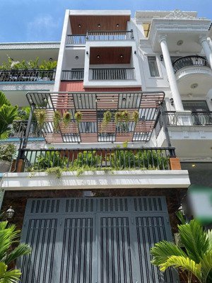 chính chủ bán nhà đường 6m đinh công tráng-tân định-q1. giá 3tỷ860/67,9m2 thuê 25tr. gần chợ