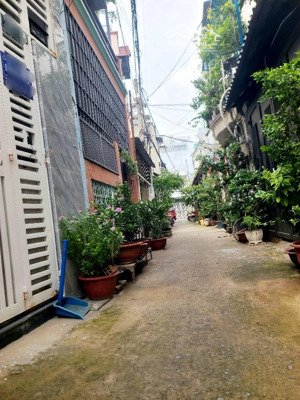 siêu phẩm nhà 4 tầng btct diện tích khủng ngang 5m giáp phú mỹ hưng, q7 cũ. chỉ nhỉnh 7 tỷ