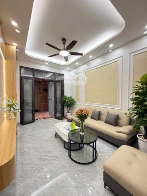 kim giang oto đỗ cửa - 15m bãi gửi ô tô - nhà đẹp long lanh