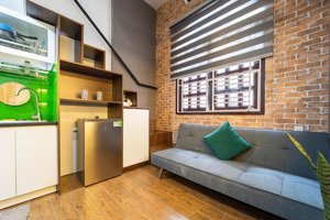 cho thuê căn hộ dịch vụ dạng duplex(có gác)cửa sổ máy giặt riêng gần ngã 5 cống quỳnh, c. viên 23/9