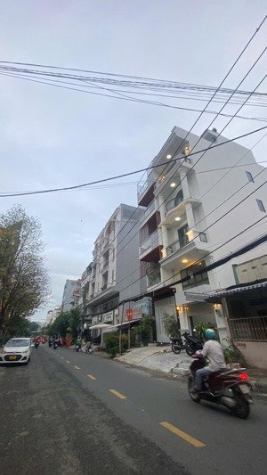 bán nhà chdv 5x18m, 4tầng giá 14tỷ tn : 40triệu, mt phan huy thực p.tân kiểng q.7
