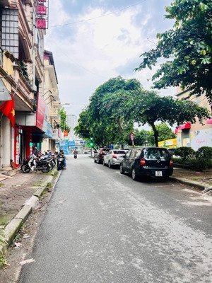 bán gấp minh khai cách phố 10m diện tích 64m 20.8 tỷ.