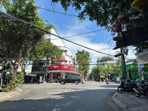 bán nhà 4 tầng lô góc mt châu thị vĩnh tế