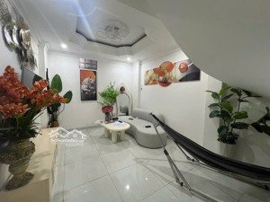 tt quận 1 nhà đẹp hẻm xh 5m - 5 tầng btct - 32m2 - chỉ 9,9 tỷ.