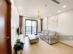 bán căn hộ 2pn1wc, diện tích 52m2, full nội thất tại cầu giấy center point, em đức: 