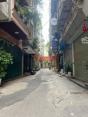 bán nhà đẹp hào nam, đống đa, gần phố diện tích 30m-5 tầng -mt 3.06m.giá 8.25 tỷ.