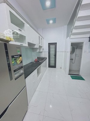 nhà q7-xe hơi đỗ cửa-2 tầng btct~65m2-nhỉnh 6 tỷ