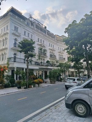 chính chủ bán gấp liền kề louis iv, dt 100m2 giá rẻ nhất chỉ nhỉnh 24.x tỷ