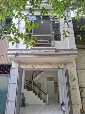 bán nhà mặt ngõ văn cao, ba đình, đường trước nhà rộng 5m, 2 ô tô tránh nhau. giá 18 tỷ