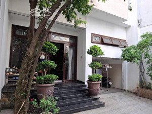 bán nhà văn chung,f13, tân bình, gần nhà ga t3, 151m2, ngang 7.2m, 4 tầng, tiện làm công ty.