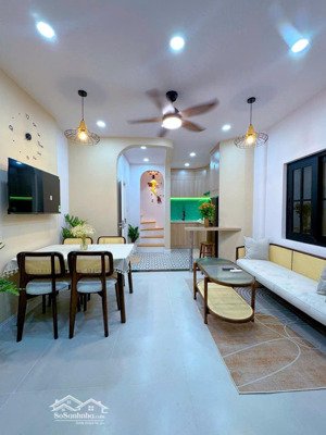 còn 1 căn 2 tỷ 460, đường lê văn duyệt, phía sau ngay mặt tiền diên hồng, 2 lầu, 65m2, shr.