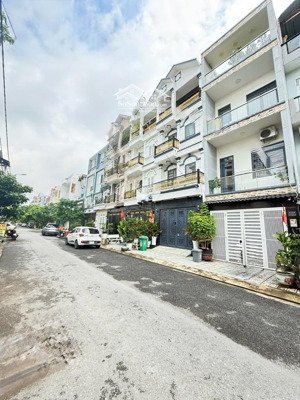 bán nhà 4 tầng- 4 x 16- mặt tiền huỳnh thị đồng- huỳnh tấn phát- giá nhỉnh 7 tỷ xíu- tiệnkinh doanh