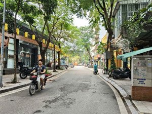 bán nhà mặt phố tây hồ. 2 mặt thoáng khu phố tây diện tích: 120m, xây 4 tầng kiên cố