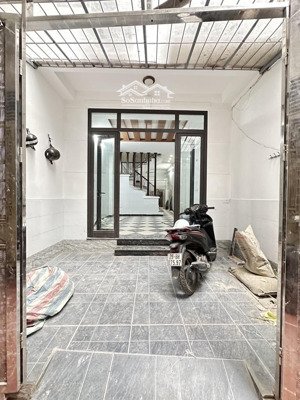 nhà đẹp hoàng mai 40m 4 ngủ 8 tỷ hơn