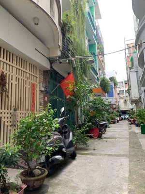 nhà đẹp q3 hẻm xe hơi điện biên phủ gần nguyễn thiện thuật 4tầng btct- (tl)