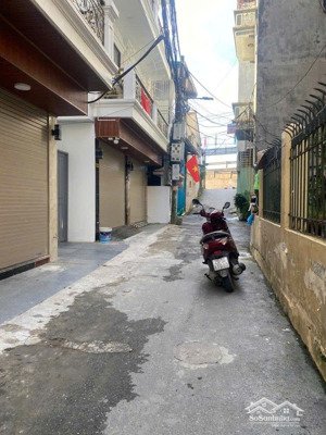 nhà an dương vương - tây hồ - lô góc - sát phố - ô tô vào nhà - diện tích 120m2 - mt 5,5m giá 22 tỷ