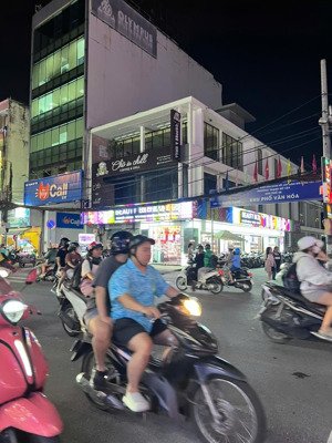 bán nhà mt ngô gia tự p. 4 q. 10 - 8mx19m. nh 12m. cn 180m2 - 6 tầng - hđt 200tr/th - 50 tỷ