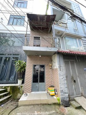 nhà 2 tầng, đường thống nhất ph15, q gò vấp , dt 15m2 (2,2 x 9) 1,9tỷ.dòng tiền 6tr/th.