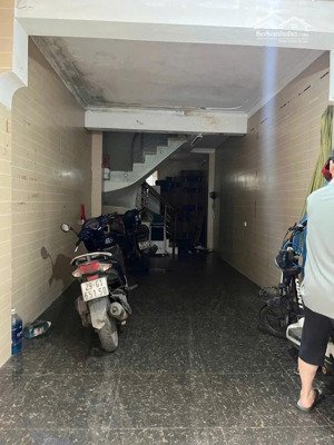 bán nhà cự lộc 37m², 5 tầng, ô tô vào nhà, kinh doanh đỉnh giá chỉ 12.3 tỷ