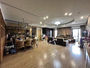 chính chủ gửi bán căn hộ 4pn vip nhất sky park, full nội thất cao cấp