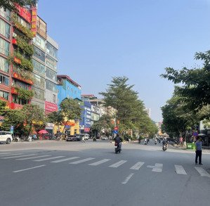 nhà đẹp-cầu giấy-lô góc 2 thoáng dân xây dt 39m-5 tầng- mt rộng 5,5 m-nhỉnh 9 tỷ