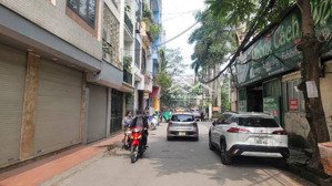 bán nhà phân lô hoàng cầu - ô tô, 4 tầng 62m2 x mặt tiền 4m giá 18,5 tỷ. 20m gia mặt phố.