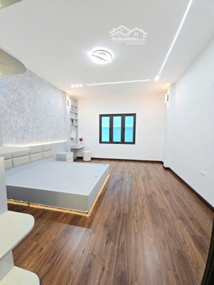 hiếm có - bán gấp nhà mai động trung tâm phố 55m2 đẹp ngõ rộng thoáng 3m sđcc hơn 3 tỷ