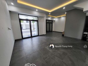 cho thuê nhà phố vin quận 9 có thang máy, máy lạnh 5 tầng nhà hoàn thiện đẹp