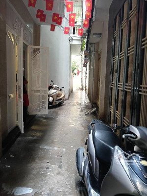 đường láng - ngõ thông láng hạ - 6 tầng thang máy. nhà xây mới đẹp - full nội thất lung linh