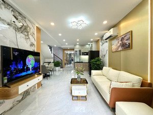 nhà hiếm, giảm giá sâu còn 4 tỷ 390, đường duy tân, 65m2, vị trí mặt tiền kinh doanh đông đúc.